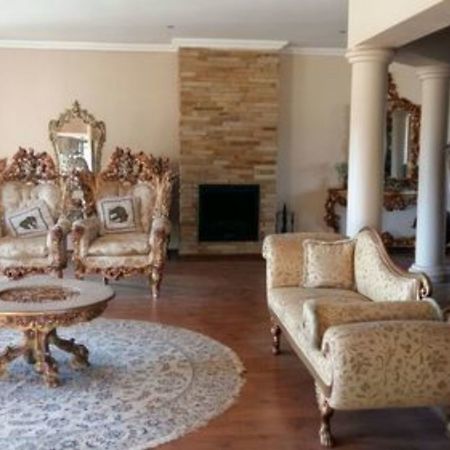 Budias Guest House Kempton Park Extérieur photo